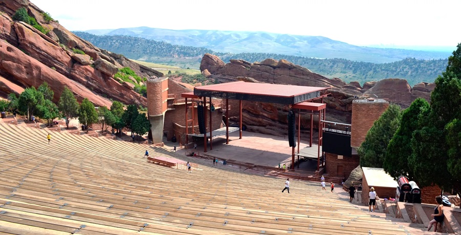 Affordable Adventure: Explore Red Rocks with Ease Thanks to Red Rocks Shuttle
