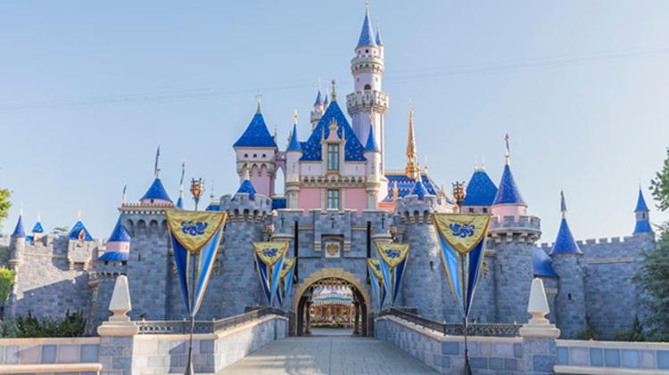 Top 5 Must-see Attractions at Each Disneyland Park