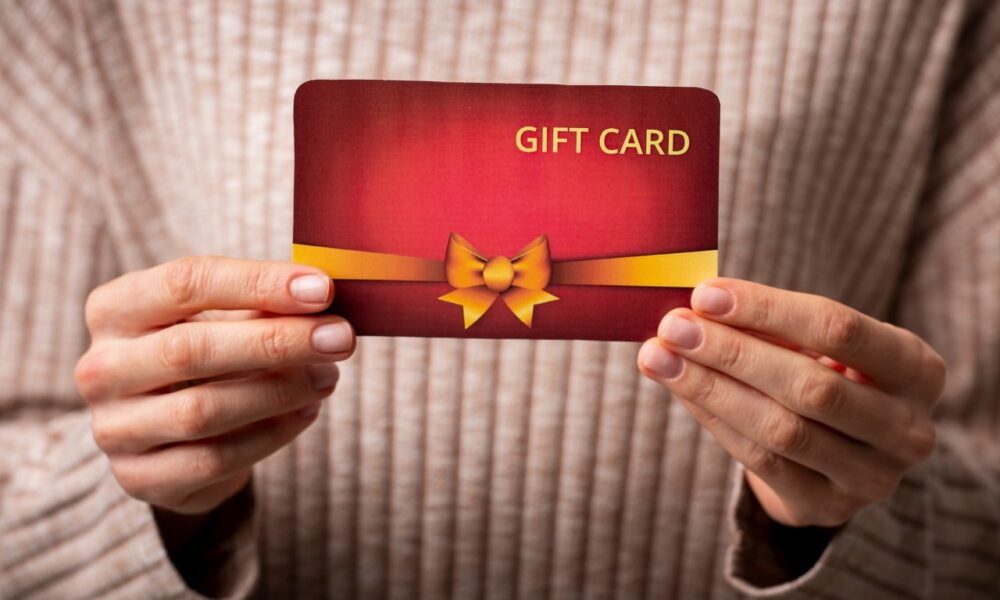 How do gift cards simplify mother’s day shopping plans?