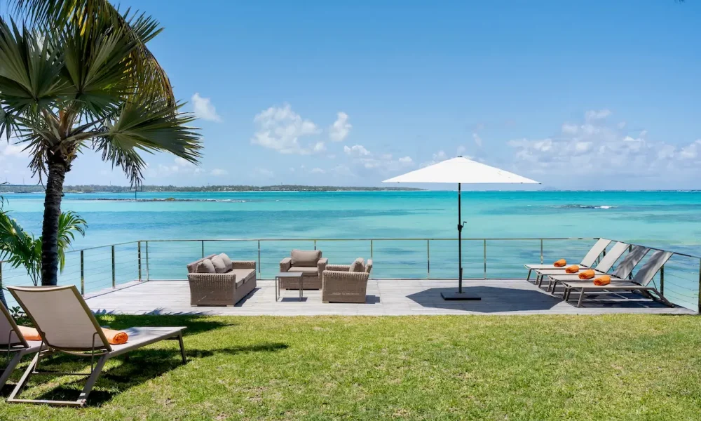 Why Early Booking of Beachfront Accommodation Saves Money and Stress