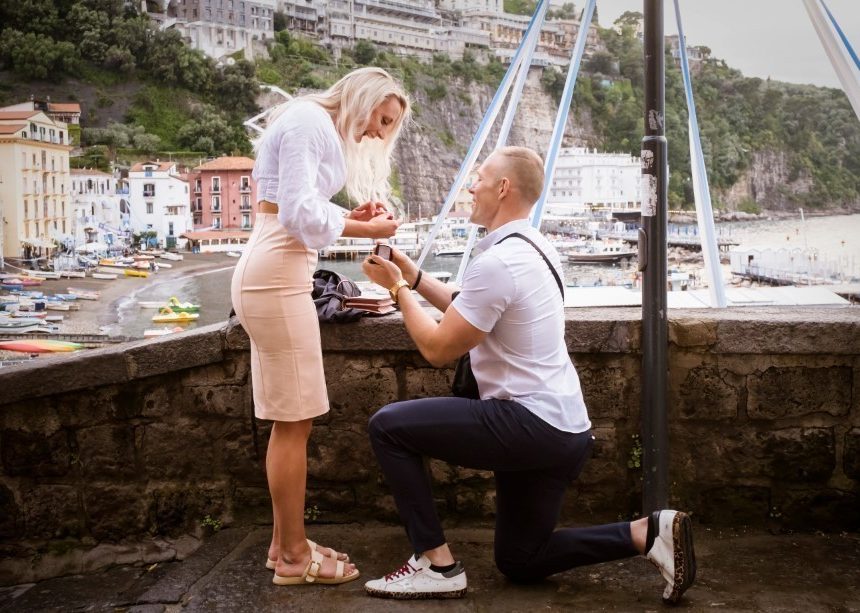 Love shaped by the Mediterranean horizon